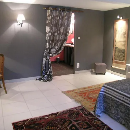 Maison Familiale Au Calme Avec Piscine Et Animaux Admis - Fr-1-489-346